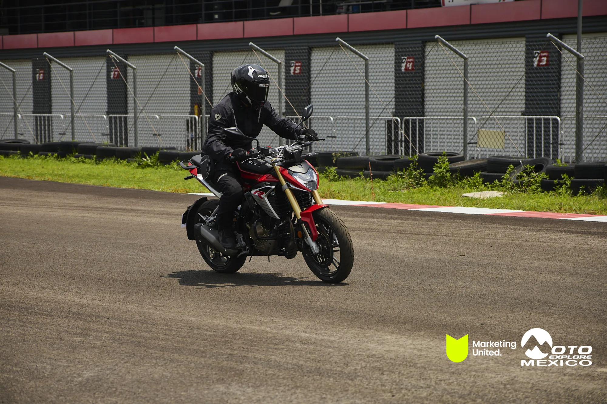 HUNK TRACKDAY 404